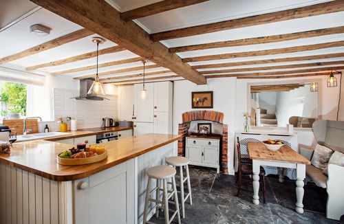 Ebrington Cottage | Church Steps Luxury Thatched Cottage in Ebrington