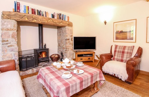 Liverton Cottage | CHURCH THATCH, pet friendly, with open fire in Abbotskerswell