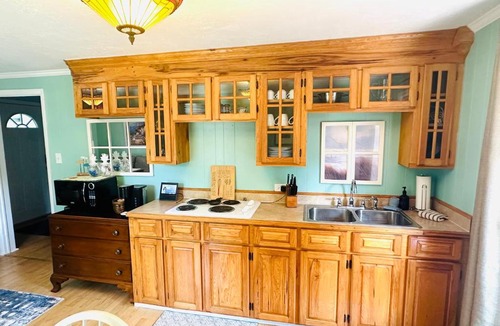 Laurel Apartment | Cicis Hilltop Haven