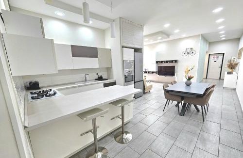 Arenella Apartment | Cidemì House