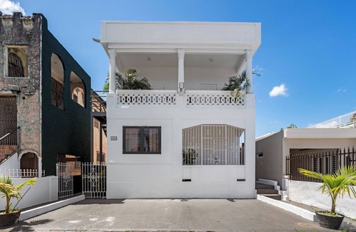 Hipodromo Apartment | Cielo - Acogedor Refugio en Santurce — Cálido y Estiloso