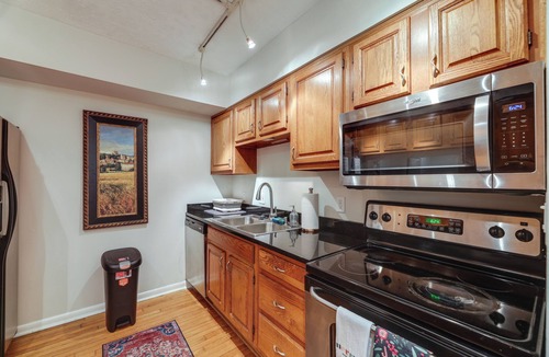 Mount Auburn House | Cincinnati Home, Patio w/Downtown Views!