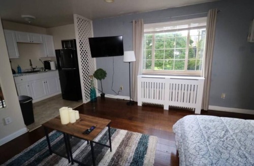 Roselawn Finance Apartment | Cincinnati Themed, Historic Big Sky Apartments!
