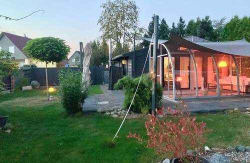 Sassenburg House | Cinderella Relax: Stylish vacation home with sauna, conservatory & close to the lake