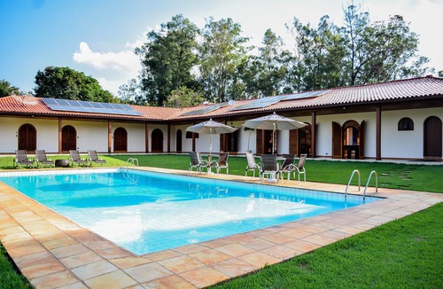 Louveira Cottage | CINEMATIC COUNTRY HOUSE