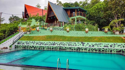 Malimbada Cabin | Cinnamon Crown