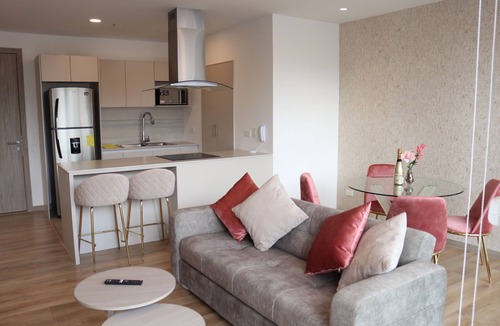 Financial District Apartment | Cinnamon Suite - Comfy - Private- NEW - Stylish