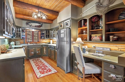 Eureka Springs Cabin | Cinnamon Valley - The Mountaineer