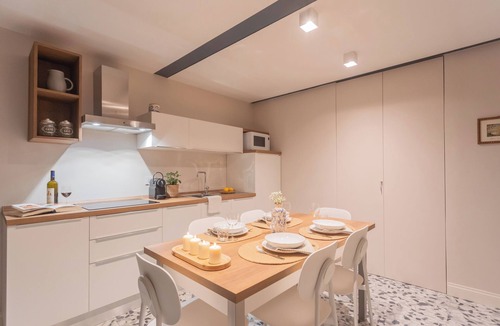 Como City Centre Apartment | Cinque Giornate 70 Suites by Rent all Como