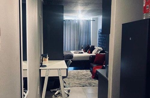 Lynnwood Ridge Apartment | Circa Lynwood flats,unit 223 Menlyn
