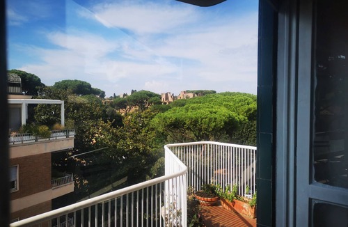 Ripa Apartment | Circo Massimo elegant, spacious flat with stunning views of the Palatine Hill