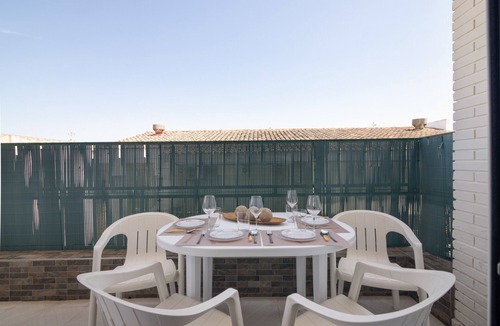 Punta Umbria Apartment | Cisne del Mar Apartment with Private Terrace, Wi-Fi and Air Conditioning