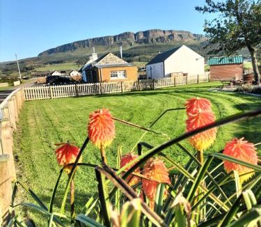 Limavady House | Cissy's Cottage - traditional thatched cottage, on the Causeway Coast