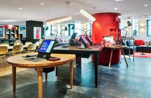 Faubourg-du-Roule Hotel | citizenM Paris Champs-Élysées
