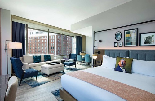 North Capitol Street Hotel | City Adventure! Comfortable and Spacious Suite with View, Pets are Allowed!