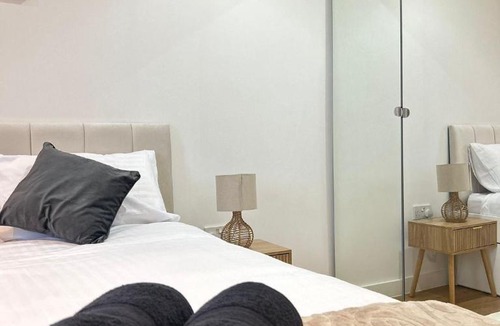 Manchester City Centre Apartment | City Apartment-Gym-Terrace-Games Room-Free Parking