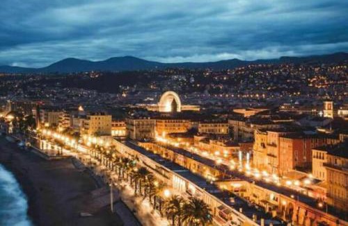 Centre Ville-Gare Apartment | City Center - Charming Studio - 2 MN Station Train
