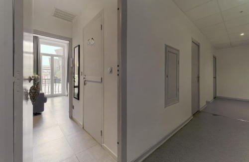 Centre Ville-Gare Apartment | City Center - Charming Studio - 2 MN Station Train