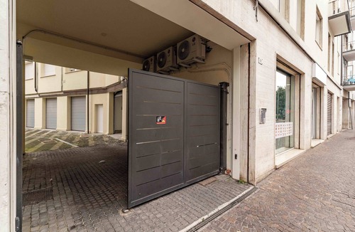 Mestre Apartment | City Center Mestre - 15 min to Venice (Free Wifi and Park), New Modern House