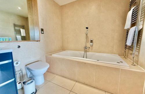 City Centre Glasgow Apartment | City Centre Glasgow 2BR - 2 Bathrooms - Parking