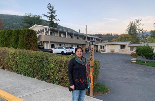 Creston Hotel | City Centre Motel