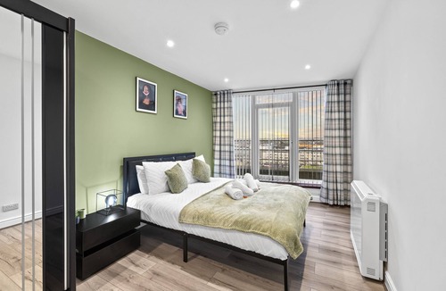 Plymouth Apartment | City centre Penthouse - long stays - big discounts