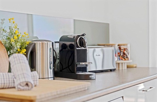 East Perth Apartment | City Chic: Elegant 2BR apartment