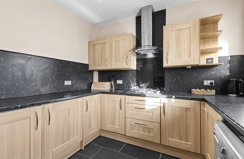 Kilmarnock Apartment | City & Coast Hub | Pet-Friendly Flat
