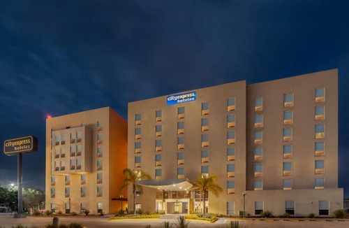 Celaya Hotel | City Express by Marriott Celaya Galerias