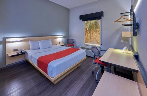 Saltillo Hotel | City Express by Marriott Saltillo Norte
