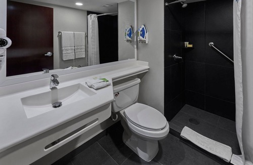 Zona Rio Hotel | City Express by Marriott Tijuana Río