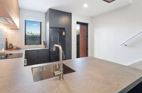 Mangere Bridge Cottage | City Fringe Living - Mangere Bridge Townhouse