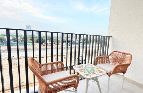 Dubai Apartment | City Glow Comfort Studio - Oasis Pool