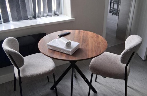 Wolverhampton Apartment | city guest house