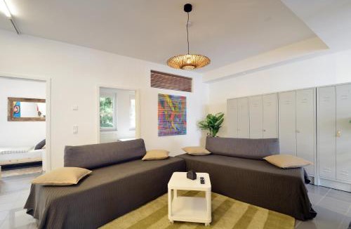 Schwabing-Freimann Apartment | City-Jungle ARTcommodation