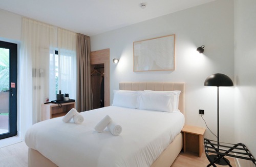 Vanves Hotel | City Pop 2Night Paris – Self Check-in