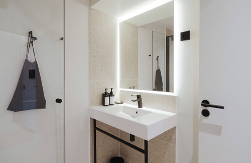 Vanves Hotel | City Pop 2Night Paris – Self Check-in