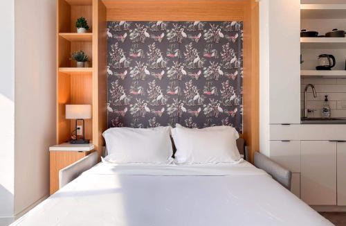 District Wharf Apartment | City & River View Suite - The Wharf DC by Monthier