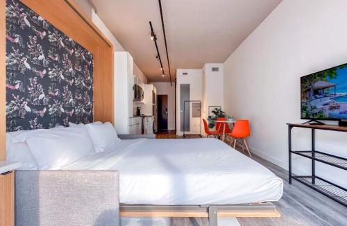 District Wharf Apartment | City & River View Suite - The Wharf DC by Monthier