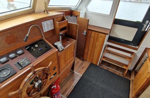 Eastern Docklands Boat Rental | City Sailing