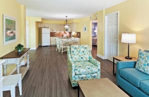 Ormond Beach Resort | City-View 2BR Condo – Full Kitchen, Resort Pool Access & Great Value Stay