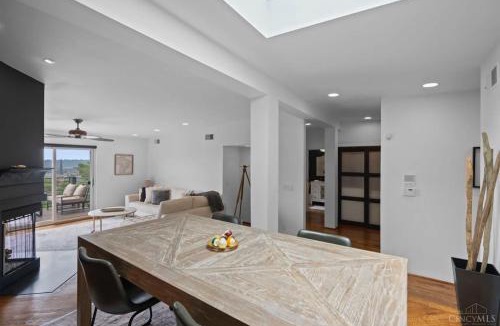 Mount Auburn House | City View Perch Walkable Apt