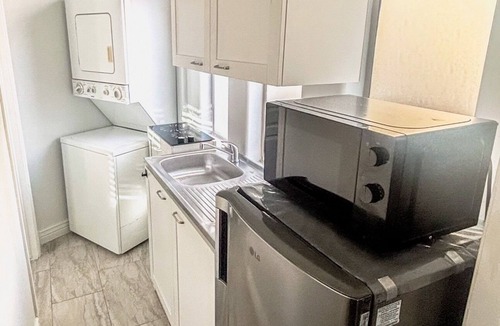 Lindsay Ranch Apartment | Civic Centre: Compact Studio Layout + Separate Entry