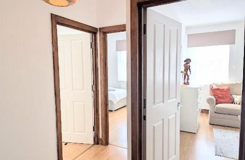 Southampton City Centre Apartment | CJ Maison - "Spacious Family Friendly 2-Bedroom Apartment in the City Centre with free on-site parking, free Wi-Fi"