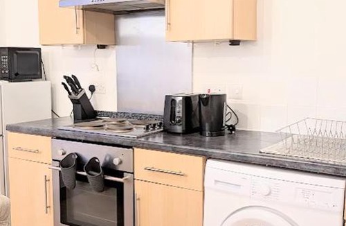 Southampton City Centre Apartment | CJ Maison - "Spacious Family Friendly 2-Bedroom Apartment in the City Centre with free on-site parking, free Wi-Fi"
