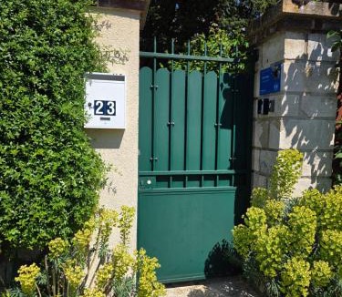 Giverny House | Clair logis