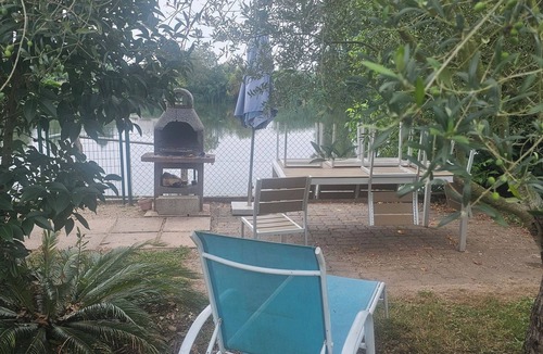 Clairac Cottage | CLAIRAC Gite de Peche on the Lot with fishing boat on site