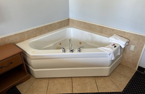 Jasper Hotel | Clairmont Inn