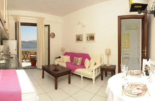 Petra Hotel | Clara Hotel