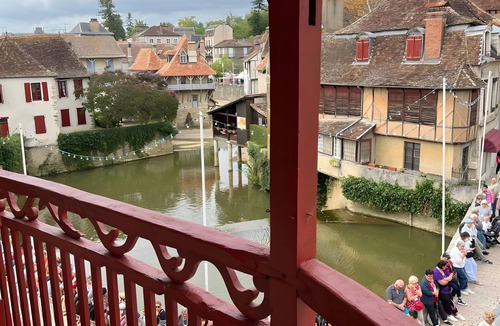 Salies-de-Bearn Apartment | Clara Panoramic Terrace T2 Apartment with Wi-Fi